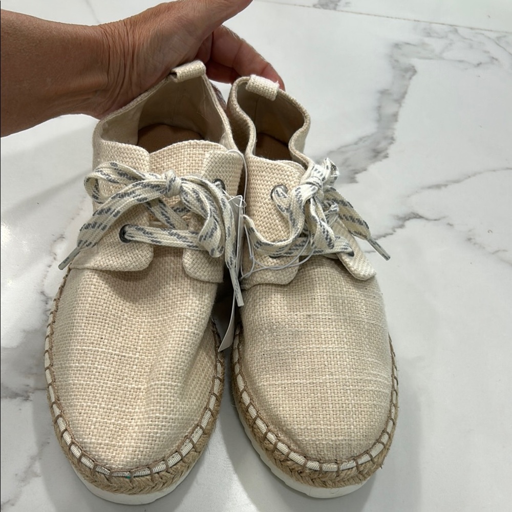 Universal Thread New With Tags Cream Joelle Espadrille Lace Up Shoes. Size 8 1/2
